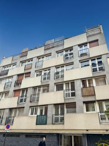 Studio 26 M² avec balcon proximité de la Place de la Nation PARIS 20