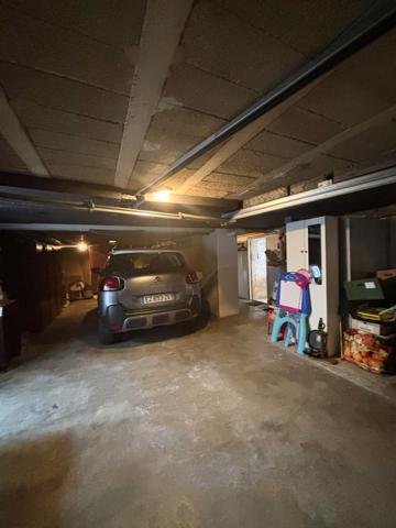 CHATILLON Sur SEINE : Maison de 1960 au centre ville ,130m² avec sous-sol, garage et petit terrain Châtillon-sur-Seine (21400)