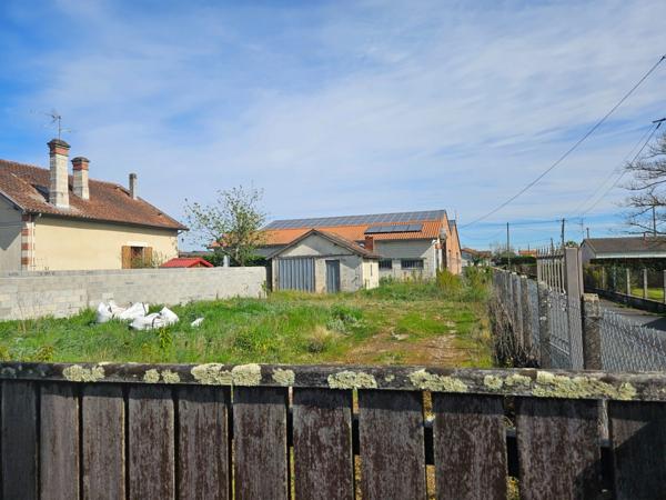 Terrain à vendre de 530,00 m² COUTRAS (33)