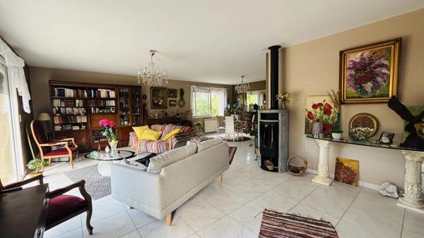 Vente                                                      Maison
                        
                     5 pièces                      149 m2                     à Peyrehorade