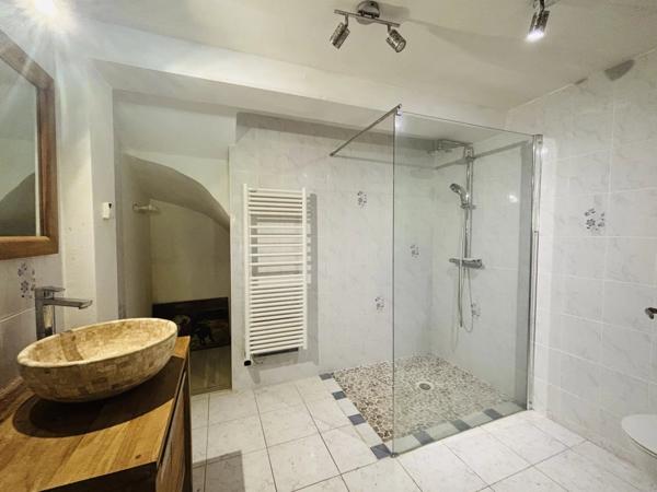 Vente                                                      Maison
                        
                     5 pièces                      149 m2                     à Peyrehorade