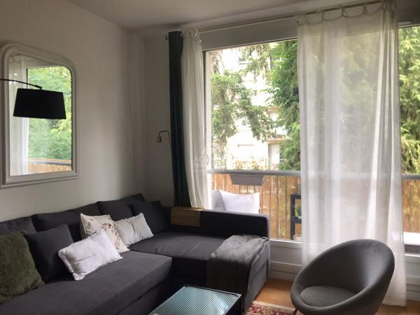 "Versailles Saint-Symphorien" - joli appartement de 40 m2 de 2 pièces au calme avec cave ! Loyer 1 056 €/mois charges comprises **  - Référence  8740
