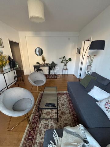 "Versailles Saint-Symphorien" - joli appartement de 40 m2 de 2 pièces au calme avec cave ! Loyer 1 056 €/mois charges comprises **  - Référence  8740