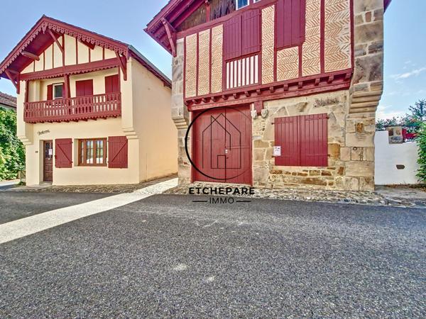 Garris (64120) Maison typique basque au centre de Garris