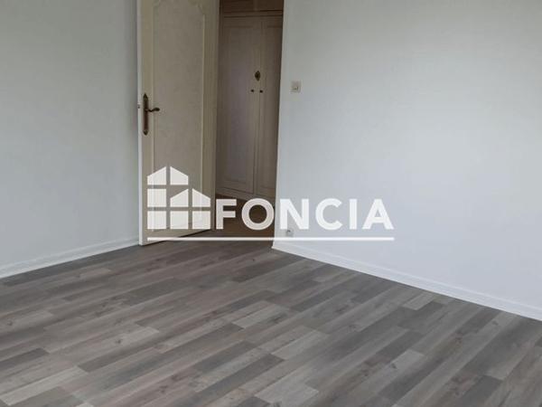 Location Appartement 2 pièces 39.9 m² - 16 RUE DE BRETAGNE Creteil 94000