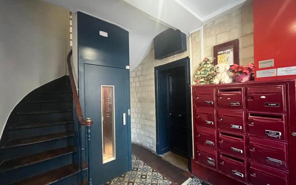 Appartement à vendre    300 m2 Paris 18