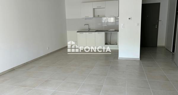 Location Appartement 2 pièces 51.7 m² - Bernis 30620