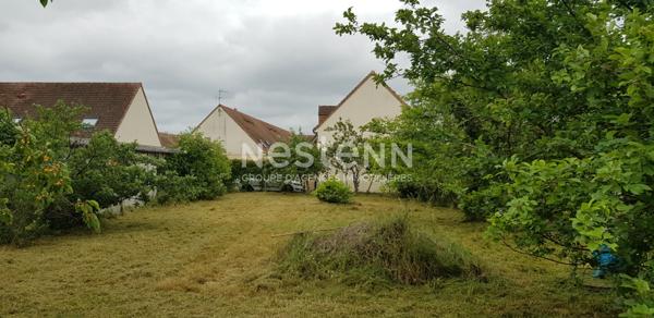 Terrain a batir au coeur de La Suze Sur Sarthe, a 5 minutes a pied de toutes les commodites !