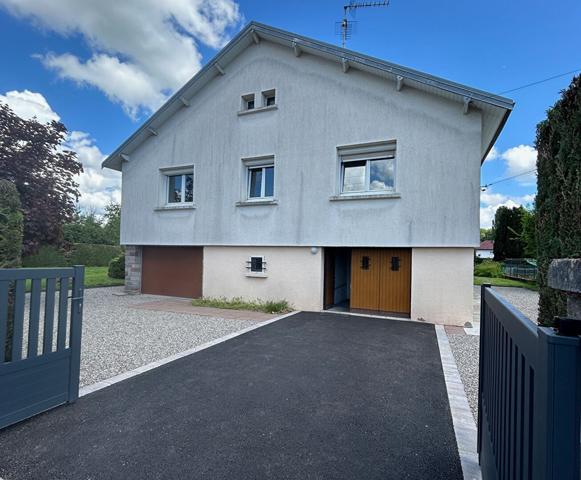 MAISON FAMILIALE 4 CHAMBRES GARAGE ET TERRAIN CENTRE LURE
