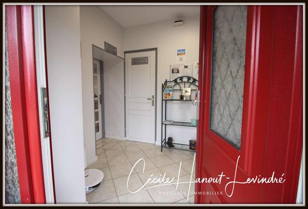 Le Mont-Saint-Michel (50170) Propriété d'exception en pierre dans la baie du Mont-Saint-Michel. Maison + gîte + dépendances aménageables. T