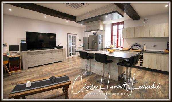 Le Mont-Saint-Michel (50170) Propriété d'exception en pierre dans la baie du Mont-Saint-Michel. Maison + gîte + dépendances aménageables. T