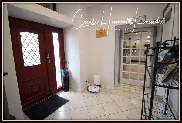 Le Mont-Saint-Michel (50170) Propriété d'exception en pierre dans la baie du Mont-Saint-Michel. Maison + gîte + dépendances aménageables. T