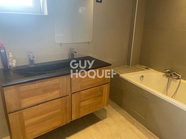 Charmante Maison de Ville à Vendre à Vallauris !