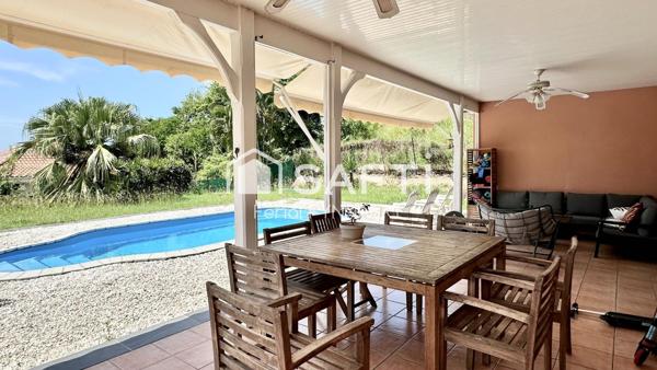 Belle villa T4 piscine vue mer rocher du Diamant