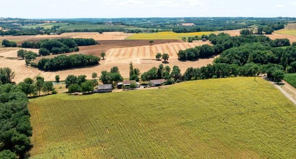 PROPRIÉTÉ DE 5 HECTARES AU COEUR DE LA CAMPAGNE