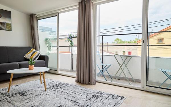 Immeuble à vendre    6 pièces •  Aubervilliers