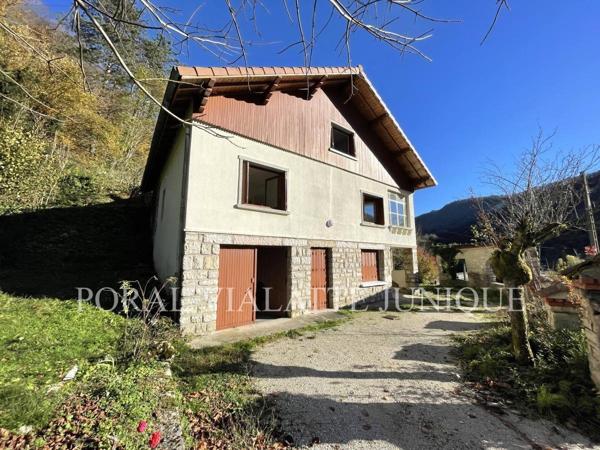 Maison à vendre à Saint-Rambert-en-Bugey dans l'Ain (01230), ref : 01031-1273