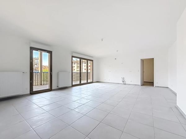 Appartement T5 116 m² dernier étage, terrasse 23 m² ANNECY (74)