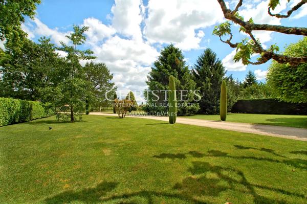 Domaine de charme avec chalet et trois gîtes. Secteur nord gironde