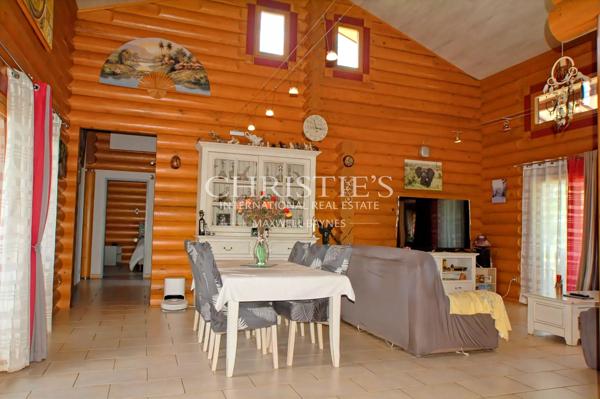 Domaine de charme avec chalet et trois gîtes. Secteur nord gironde