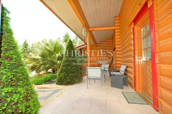 Domaine de charme avec chalet et trois gîtes. Secteur nord gironde