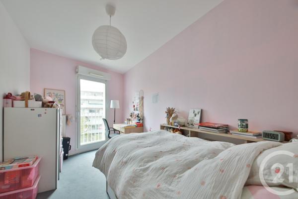 Appartement F5 à vendre  5 pièces - 82,14 m2 BOBIGNY - 93