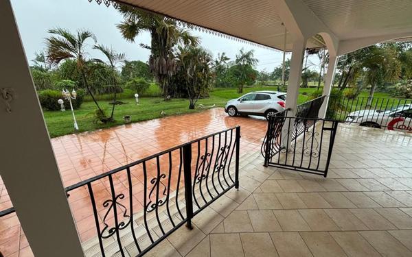 Maison à louer    4 pièces • 194 m2 Macouria