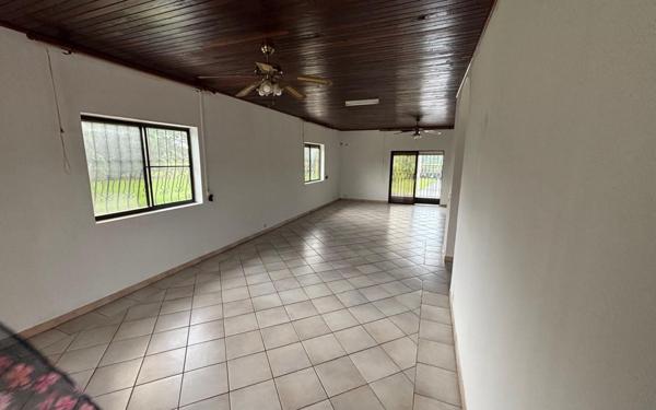 Maison à louer    4 pièces • 194 m2 Macouria