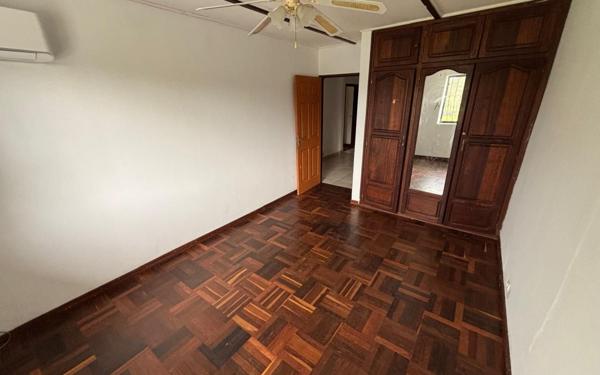 Maison à louer    4 pièces • 194 m2 Macouria