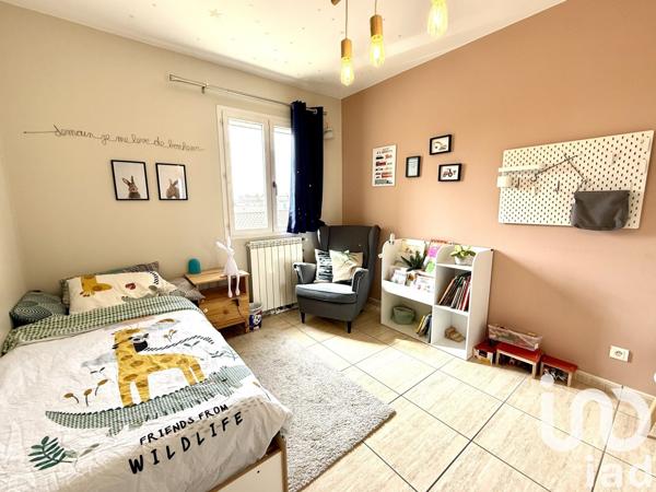 Maison 5 pièces de 125 m² à Bollène (84500)