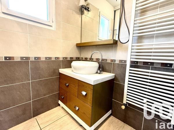 Maison 5 pièces de 125 m² à Bollène (84500)