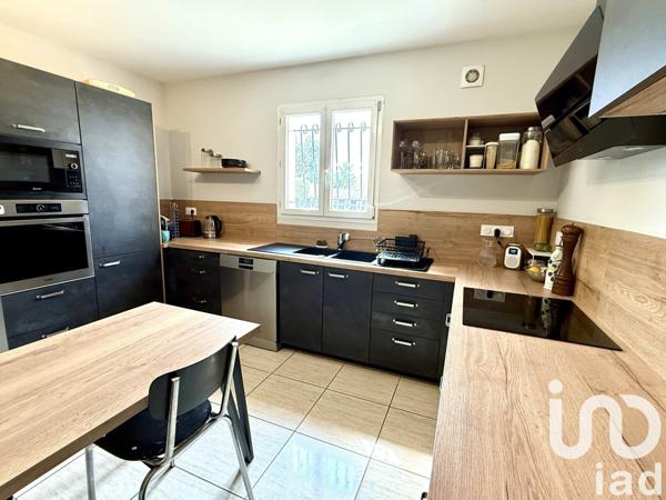 Maison 5 pièces de 125 m² à Bollène (84500)