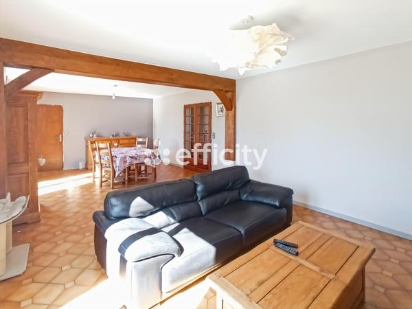 Maison
         6 pièces
        - 142 m² 278 000 € *