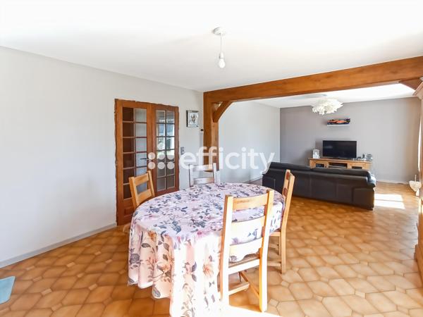 Maison
         6 pièces
        - 142 m² 278 000 € *