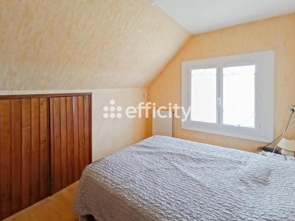 Maison
         6 pièces
        - 142 m² 278 000 € *