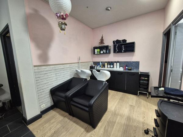 À CÉDER  FONDS DE COMMERCE SALON DE COIFFURE  CENTRE-VILLE DE CAEN (14)