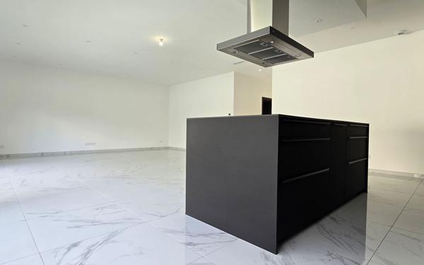 Maison à vendre    4 pièces • 150 m2 Garons