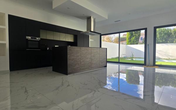 Maison à vendre    4 pièces • 150 m2 Garons