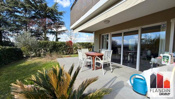 Appartement de standing de 93 m2 avec jardin, terrasse et vue sur les Monts du Lyonnais