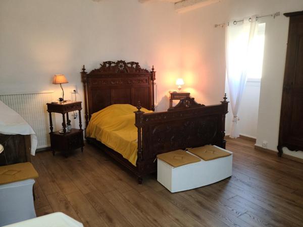 Prix exceptionnel : maison et grange, au calme