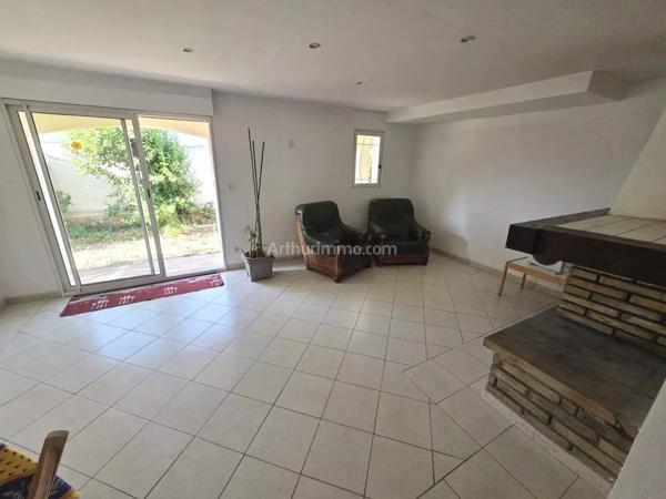 Vente                                                      Maison
                        
                     8 pièces                      180 m2                     à Le Muy
