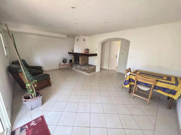 Vente                                                      Maison
                        
                     8 pièces                      180 m2                     à Le Muy