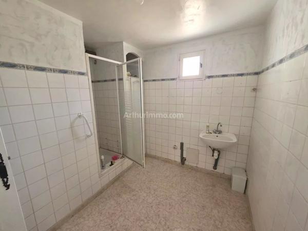 Vente                                                      Maison
                        
                     8 pièces                      180 m2                     à Le Muy