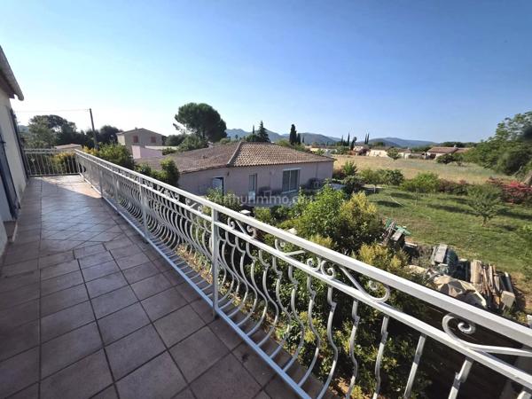 Vente                                                      Maison
                        
                     8 pièces                      180 m2                     à Le Muy