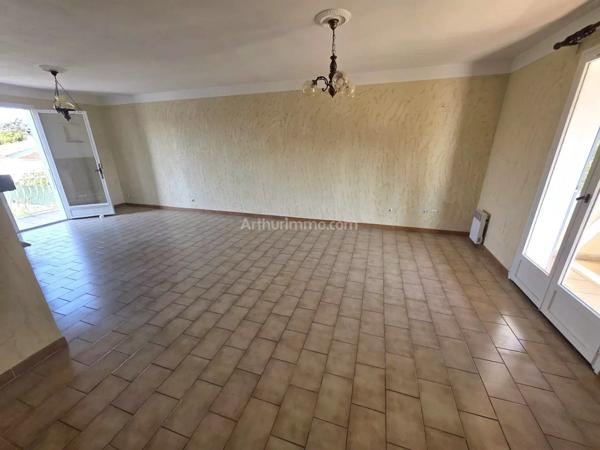 Vente                                                      Maison
                        
                     8 pièces                      180 m2                     à Le Muy