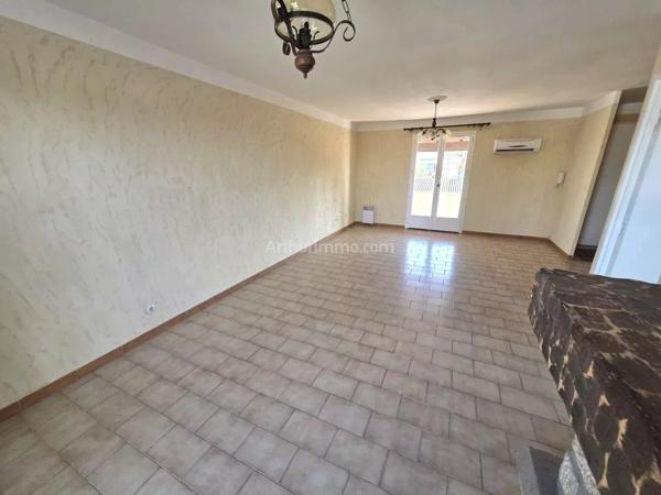Vente                                                      Maison
                        
                     8 pièces                      180 m2                     à Le Muy
