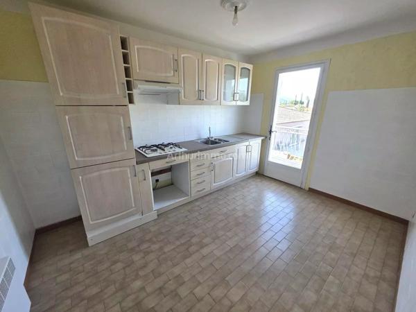 Vente                                                      Maison
                        
                     8 pièces                      180 m2                     à Le Muy