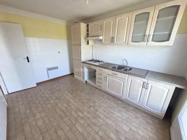 Vente                                                      Maison
                        
                     8 pièces                      180 m2                     à Le Muy
