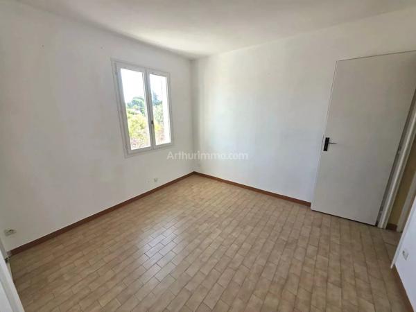 Vente                                                      Maison
                        
                     8 pièces                      180 m2                     à Le Muy