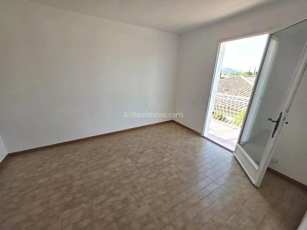 Vente                                                      Maison
                        
                     8 pièces                      180 m2                     à Le Muy